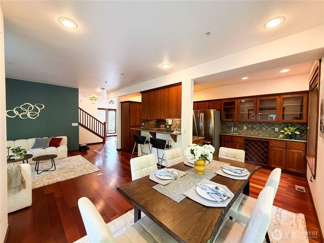 17120 114th Lane SE, Renton, WA 98055