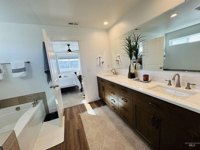 12637 S Averyon Way, Nampa, ID 83686