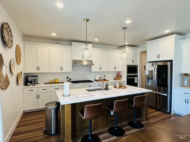 12637 S Averyon Way, Nampa, ID 83686