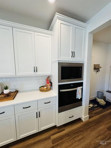 12637 S Averyon Way, Nampa, ID 83686