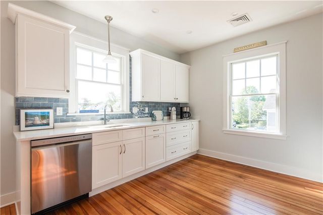 34 Harrison Avenue, Newport, RI 02840