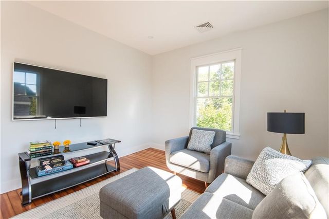 34 Harrison Avenue, Newport, RI 02840