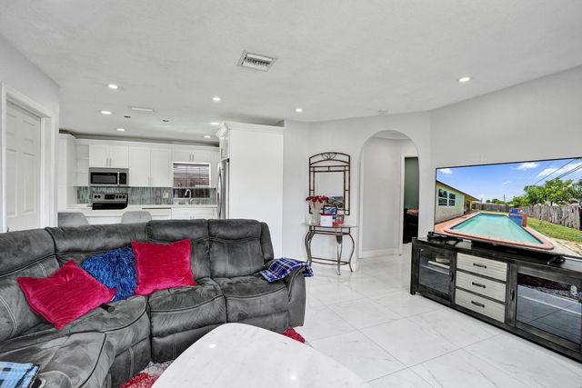 151 NW 21st Street, Pompano Beach, FL 33060