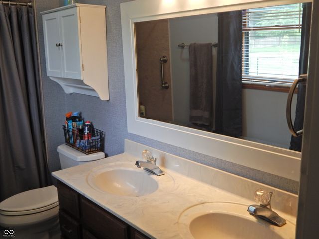 7642 Maxwelton Street, Mooresville, IN 46158