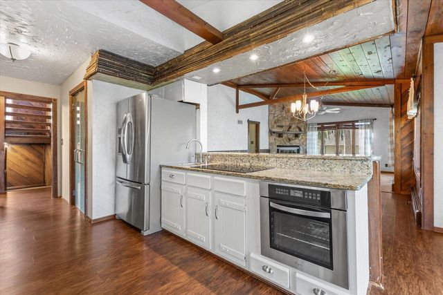 S108W34703 Jacks Bay ROAD, Mukwonago, WI 53149