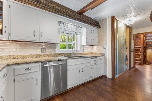 S108W34703 Jacks Bay ROAD, Mukwonago, WI 53149