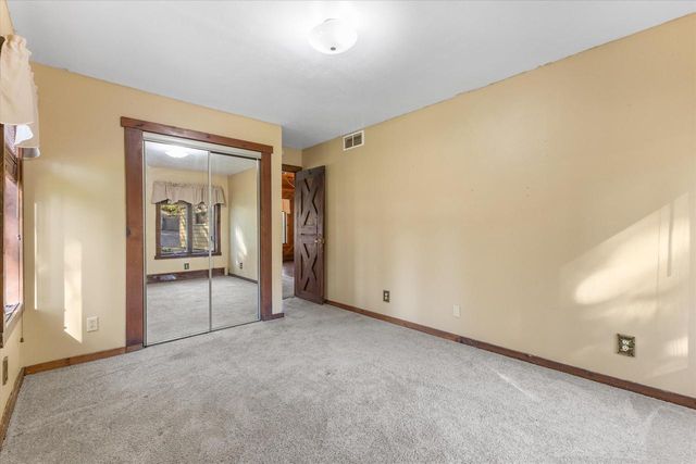 S108W34703 Jacks Bay ROAD, Mukwonago, WI 53149