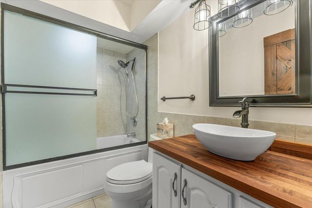S108W34703 Jacks Bay ROAD, Mukwonago, WI 53149