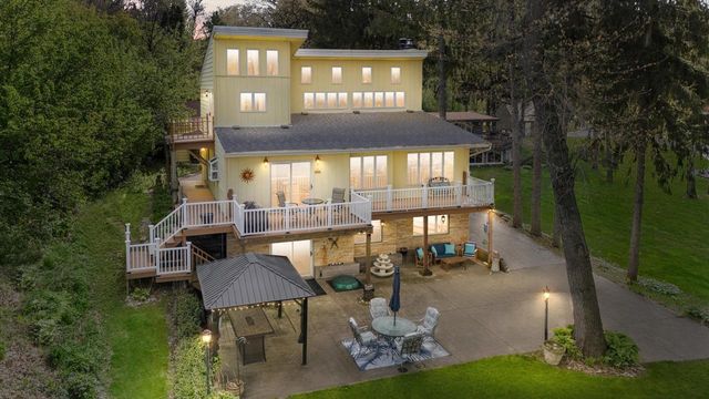 S108W34703 Jacks Bay ROAD, Mukwonago, WI 53149