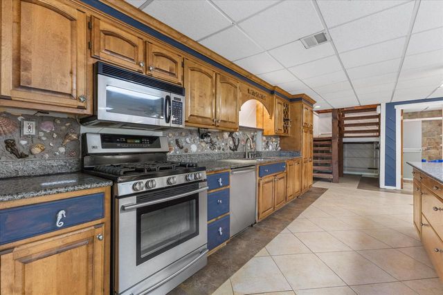 S108W34703 Jacks Bay ROAD, Mukwonago, WI 53149