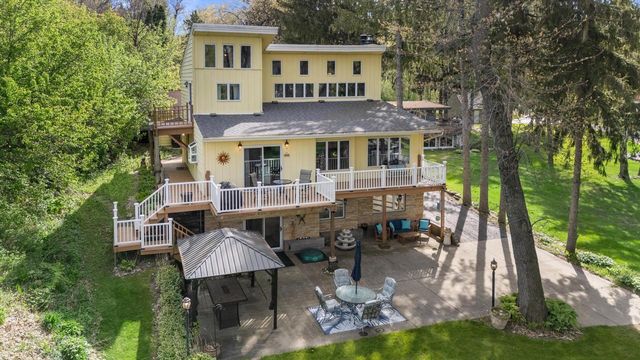 S108W34703 Jacks Bay ROAD, Mukwonago, WI 53149