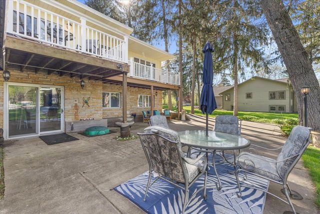 S108W34703 Jacks Bay ROAD, Mukwonago, WI 53149