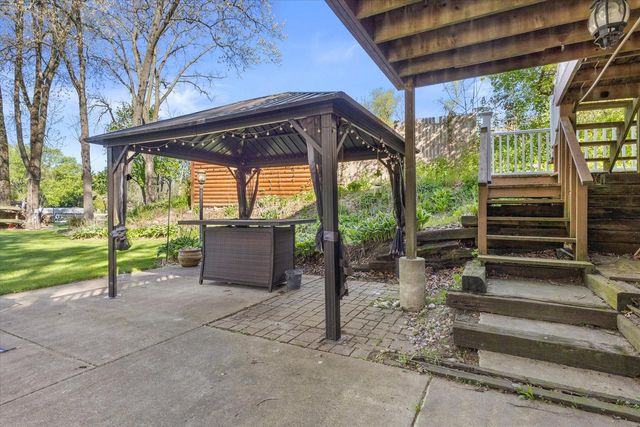 S108W34703 Jacks Bay ROAD, Mukwonago, WI 53149