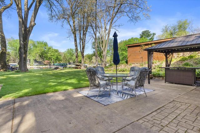S108W34703 Jacks Bay ROAD, Mukwonago, WI 53149
