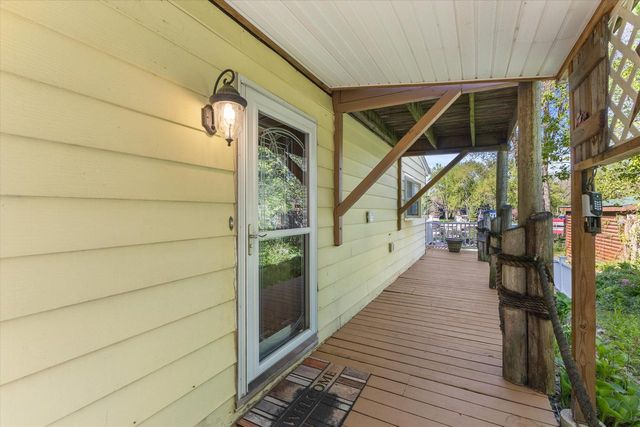 S108W34703 Jacks Bay ROAD, Mukwonago, WI 53149