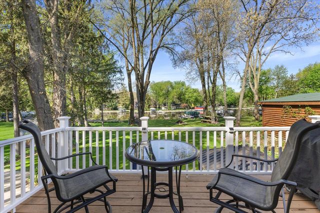 S108W34703 Jacks Bay ROAD, Mukwonago, WI 53149