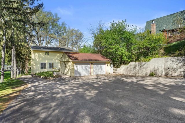 S108W34703 Jacks Bay ROAD, Mukwonago, WI 53149
