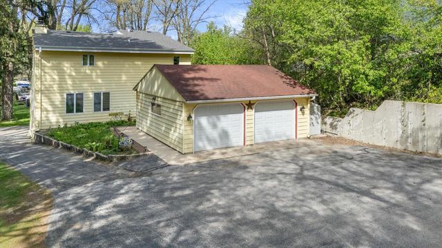 S108W34703 Jacks Bay ROAD, Mukwonago, WI 53149