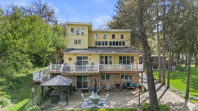 S108W34703 Jacks Bay ROAD, Mukwonago, WI 53149