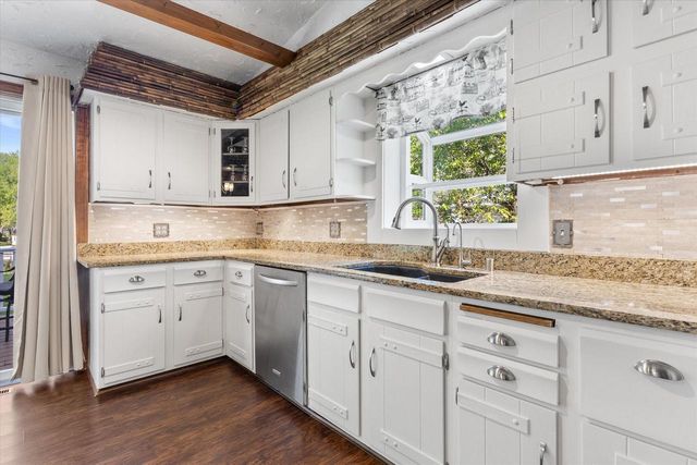 S108W34703 Jacks Bay ROAD, Mukwonago, WI 53149