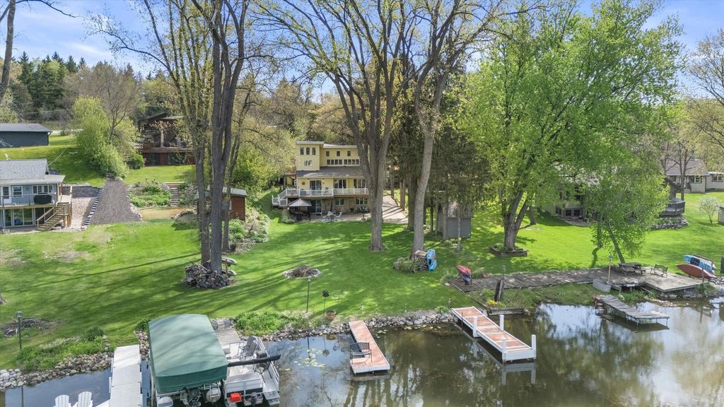 S108W34703 Jacks Bay ROAD, Mukwonago, WI 53149