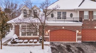 4392 Gateway Circle, West Bloomfield Charter Township, MI 48322