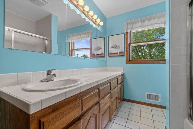 15893 Aime Lane, Wadsworth, IL 60083