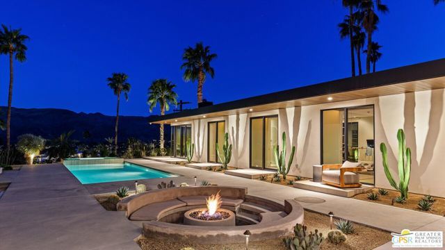 2481 Cahuilla Hills Drive, Palm Springs, CA 92264