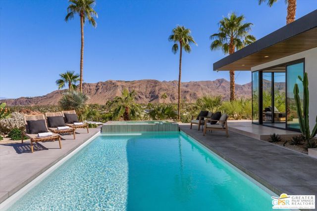 2481 Cahuilla Hills Drive, Palm Springs, CA 92264