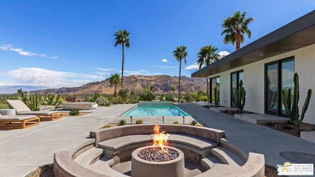 2481 Cahuilla Hills Drive, Palm Springs, CA 92264