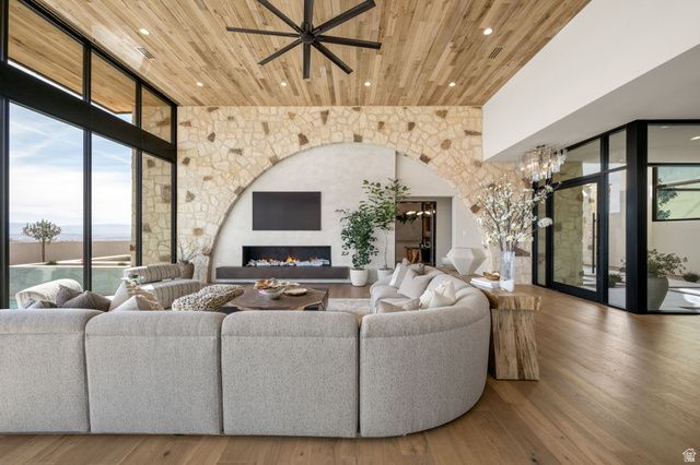 298 E COLIMA RD, Washington, UT 84780