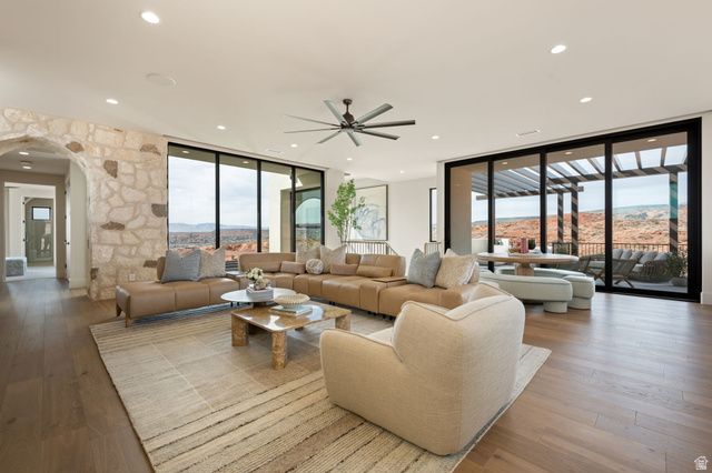 298 E COLIMA RD, Washington, UT 84780