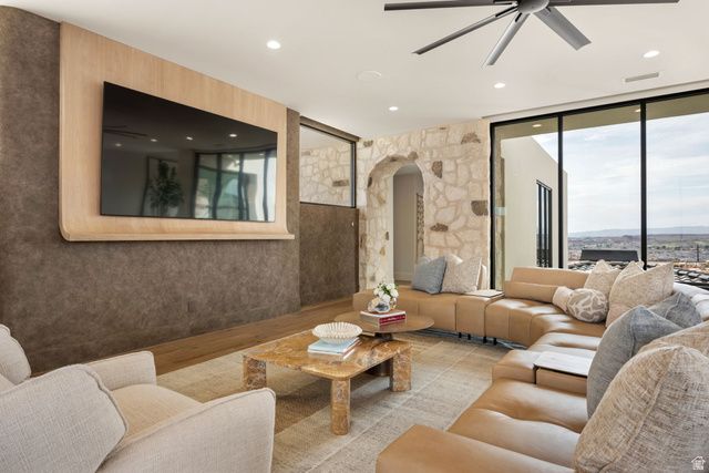 298 E COLIMA RD, Washington, UT 84780