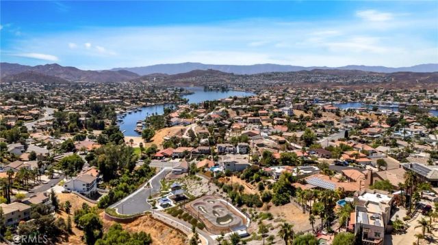 30264 White Wake, Canyon Lake, CA 92587