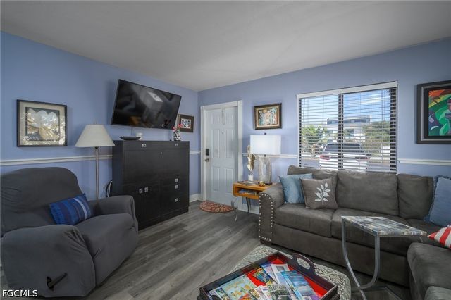 4903 Vincennes ST 110, Cape Coral, FL 33904