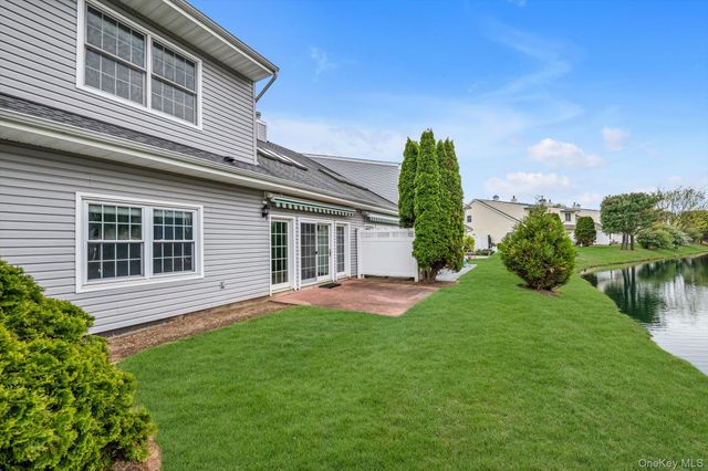 214 Miro Place, Port Washington, NY 11050