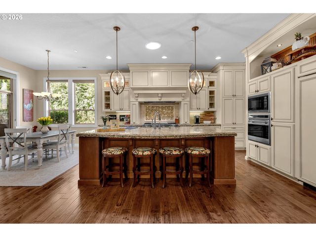 806 Nw 35TH Ave, Camas, WA 98607