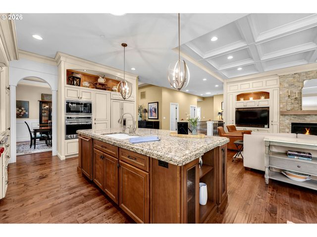 806 Nw 35TH Ave, Camas, WA 98607