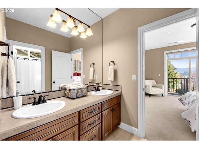 806 Nw 35TH Ave, Camas, WA 98607