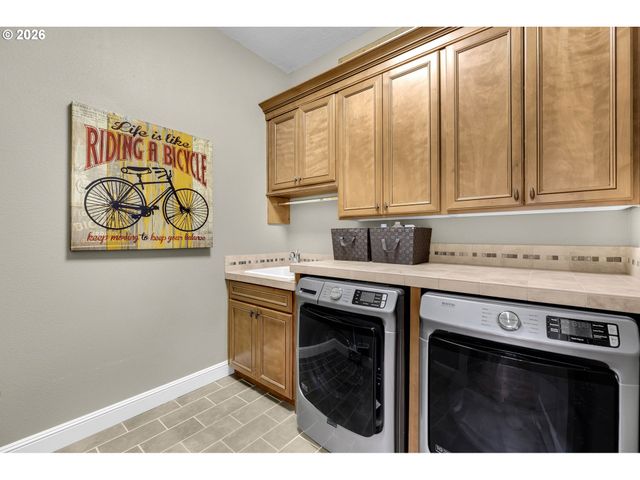 806 Nw 35TH Ave, Camas, WA 98607
