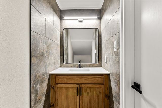4941 N Hall Street, Dallas, TX 75235