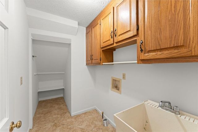 2711 Arbor Summit, Marietta, GA 30066