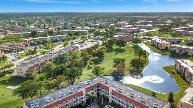 9261 Sunrise Lakes Boulevard 210, Sunrise, FL 33322