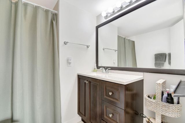 9261 Sunrise Lakes Boulevard 210, Sunrise, FL 33322