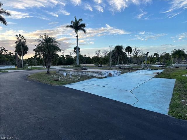 13680 Dowitcher DR, Fort Myers, FL 33908