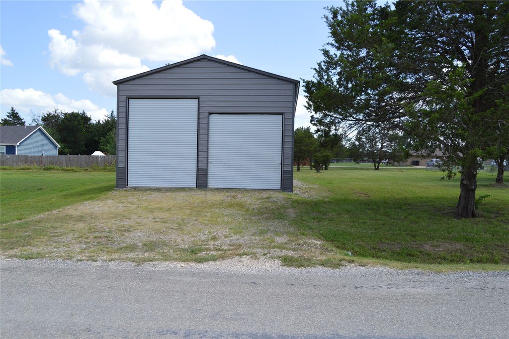 600 Lee Boulevard, Pottsboro, TX 75076