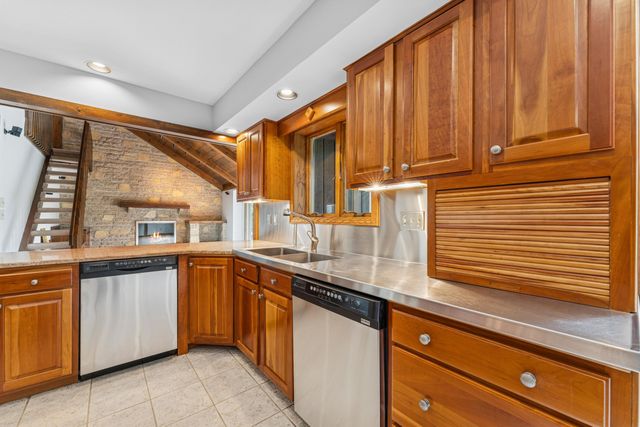 1391 Windrush Circle, Blacklick, OH 43004