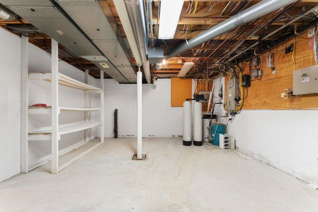 1391 Windrush Circle, Blacklick, OH 43004