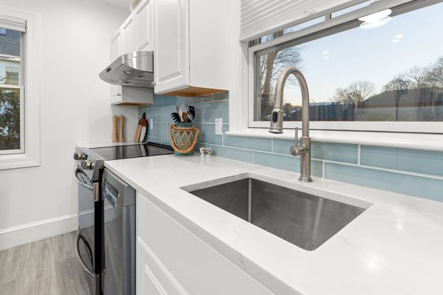 13 Broadway Avenue 1, Rockport, MA 01966