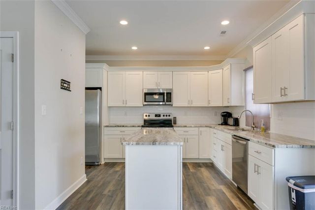 100 Wren RD, Suffolk, VA 23432